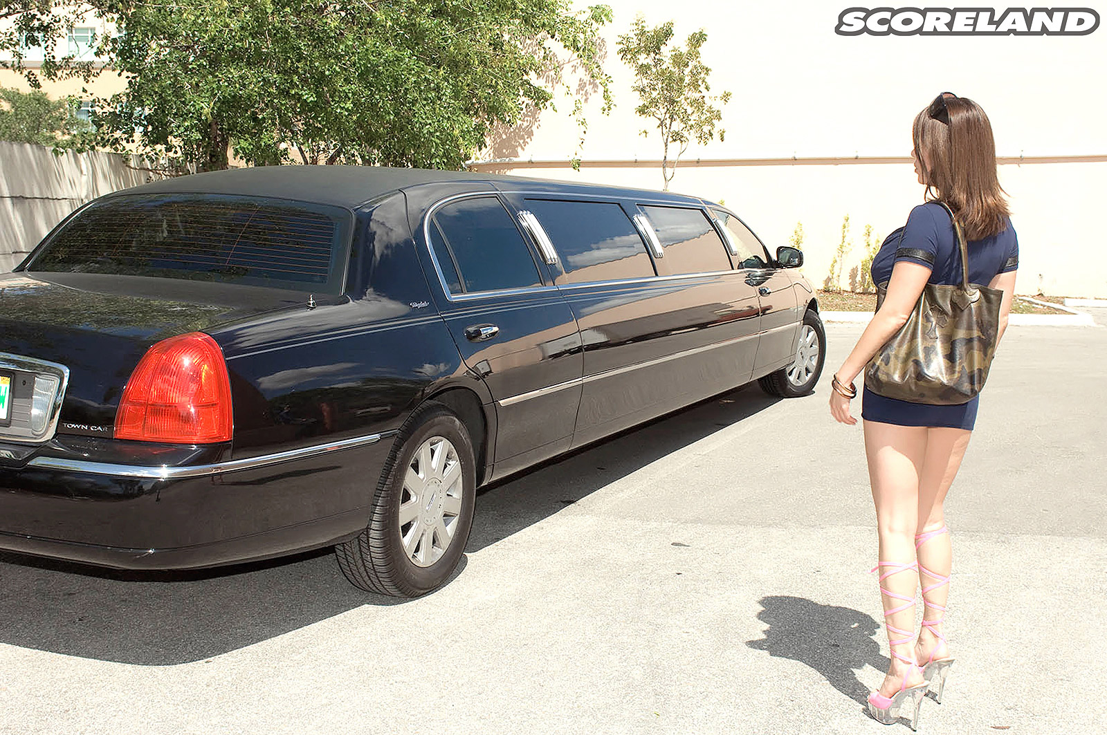 Kianna Dior - Tit-Sucking - Cumshot