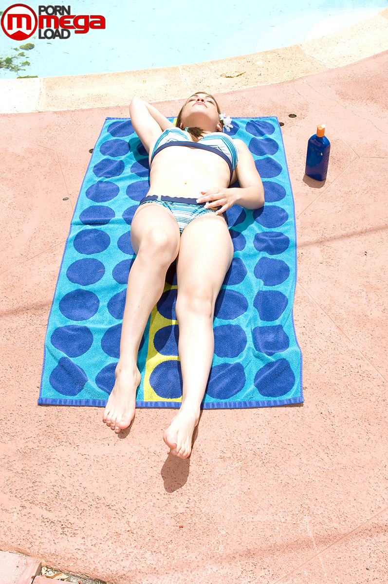 Laylah Diamond - Outdoors - Bikini