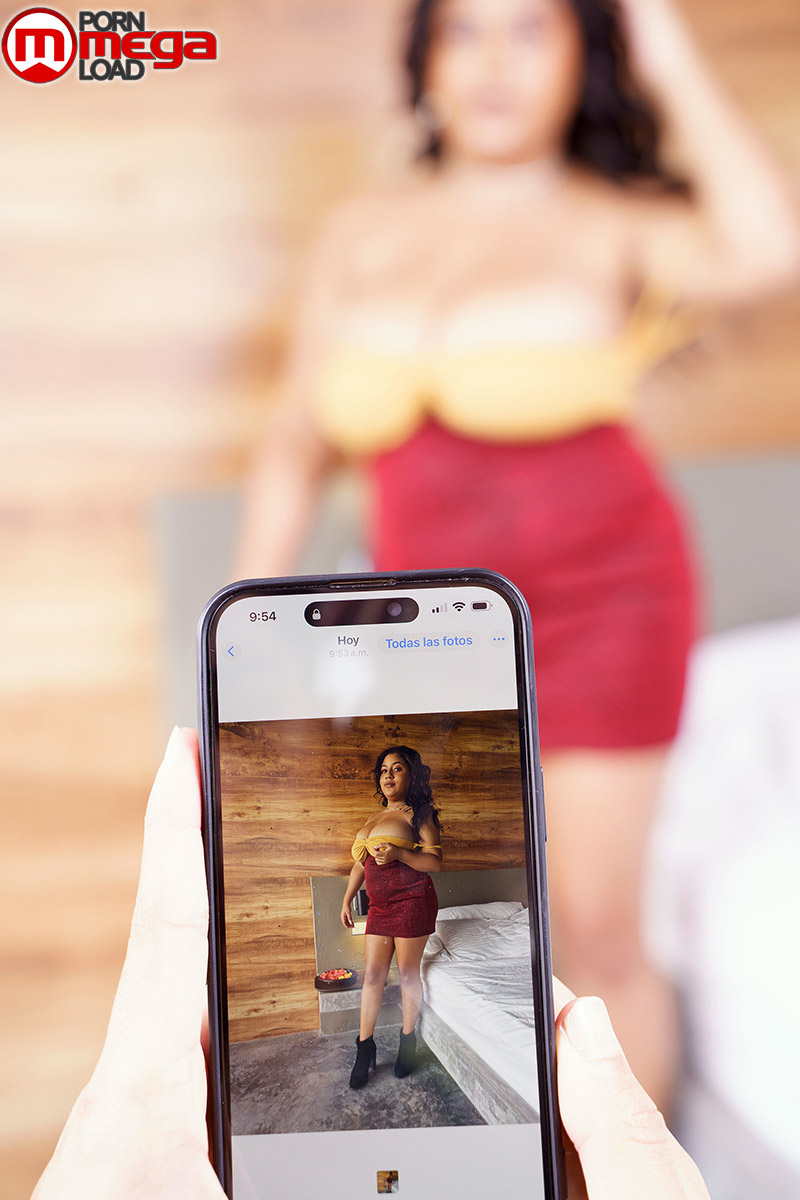 Alicia - Big White Cock - 4K UltraHD